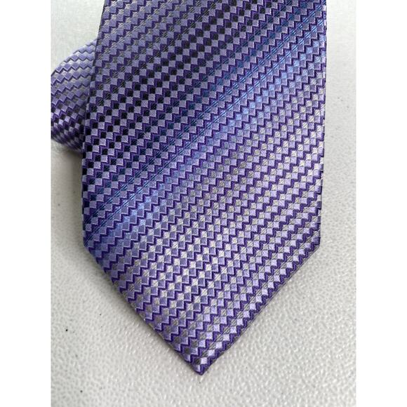 Van Heusen Purple, Gray, Blue Geometric Pattern 100% Silk Tie NWOT - Picture 2 of 7